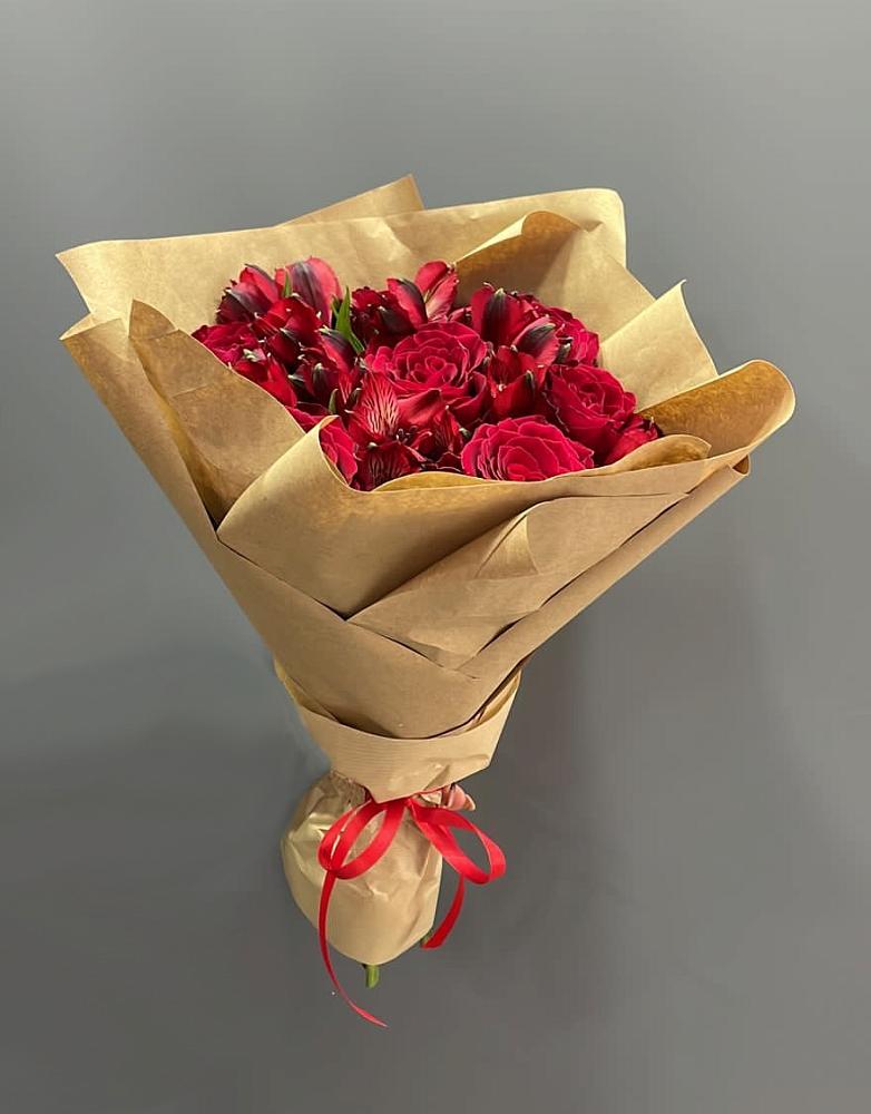 Букет цветов из: Альстромерии и Розы в Козуль