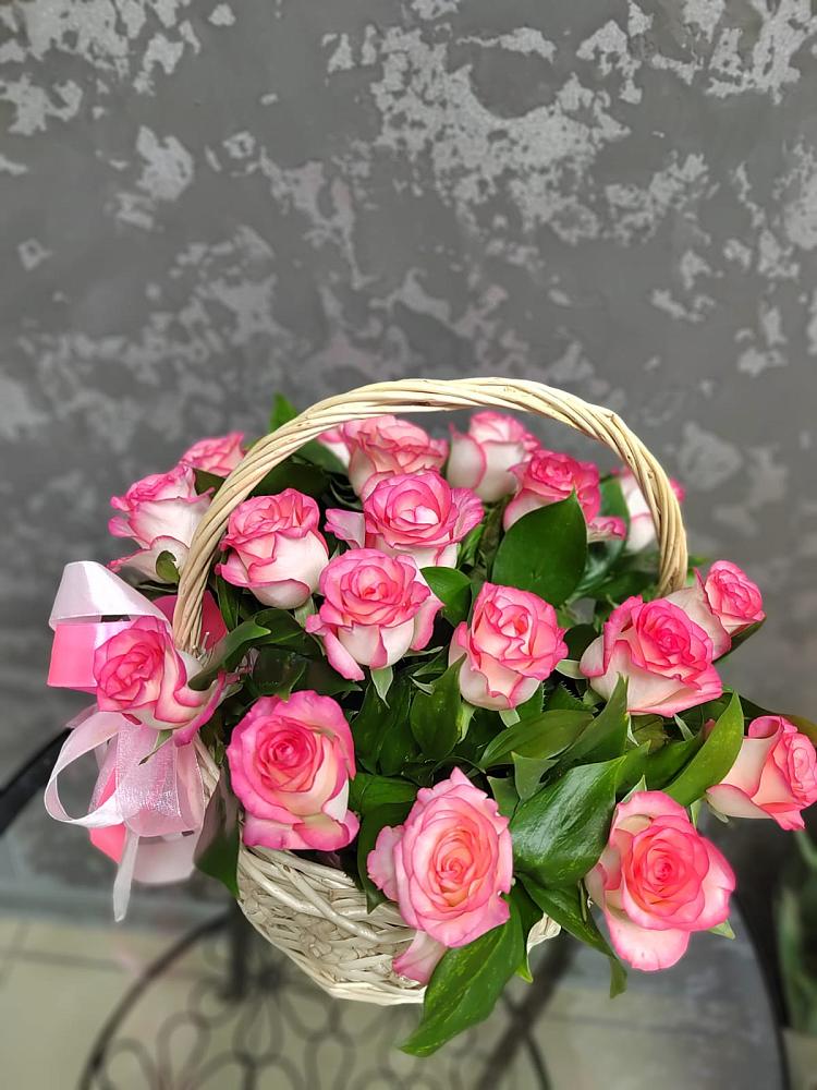 Цветочная композиция из Розы в корзине в Козуль