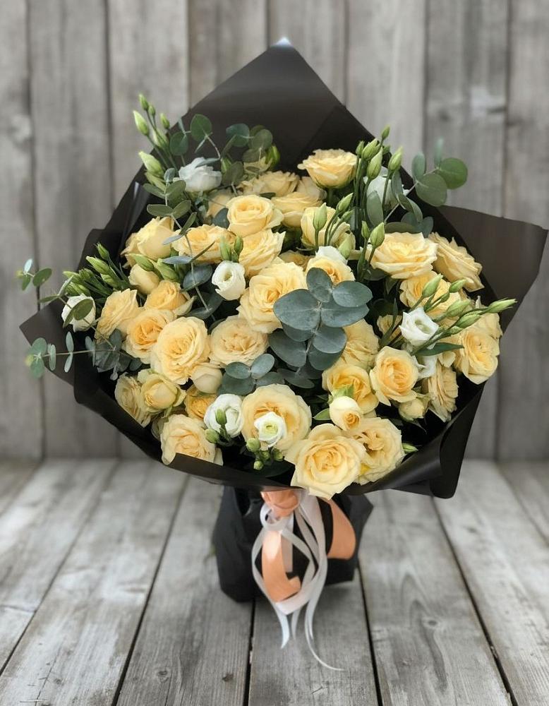 Букет цветов из: Розы и Лизиантусы в Козуль