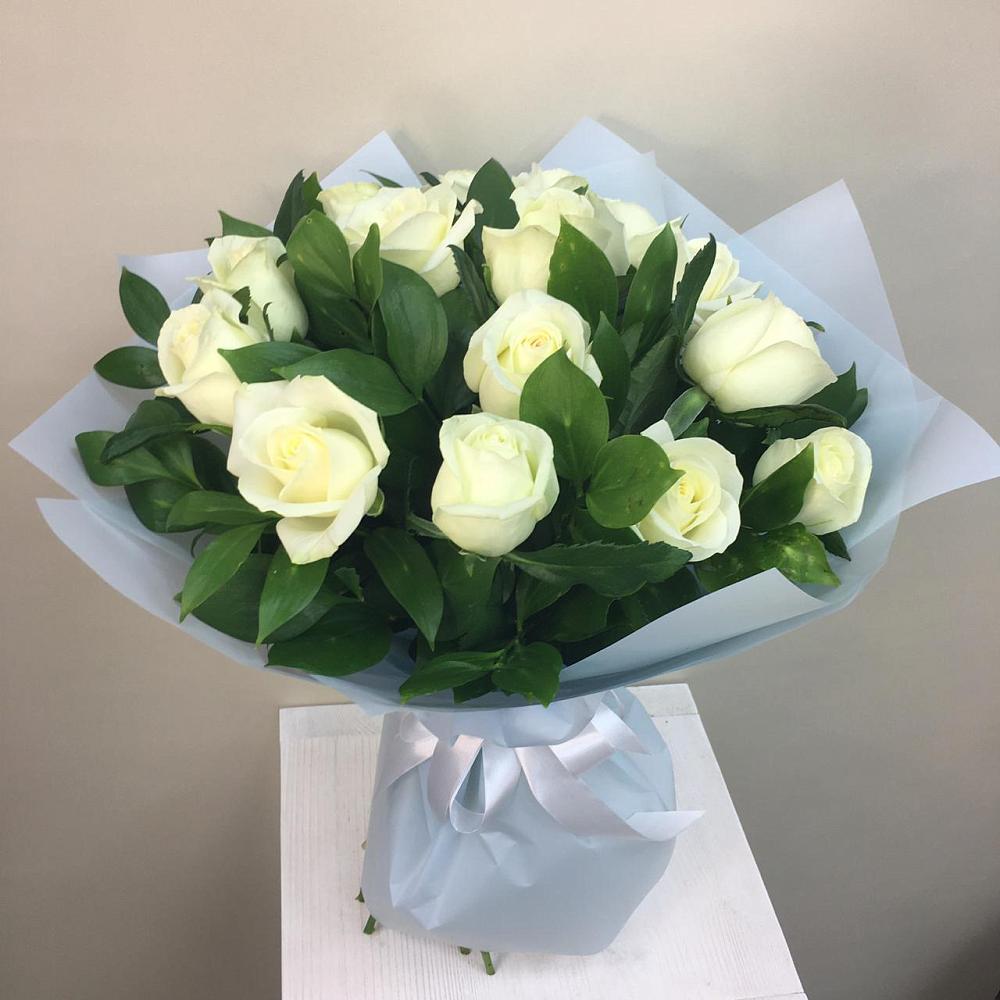 Букет 15 Белых роз Проуд в Козуль