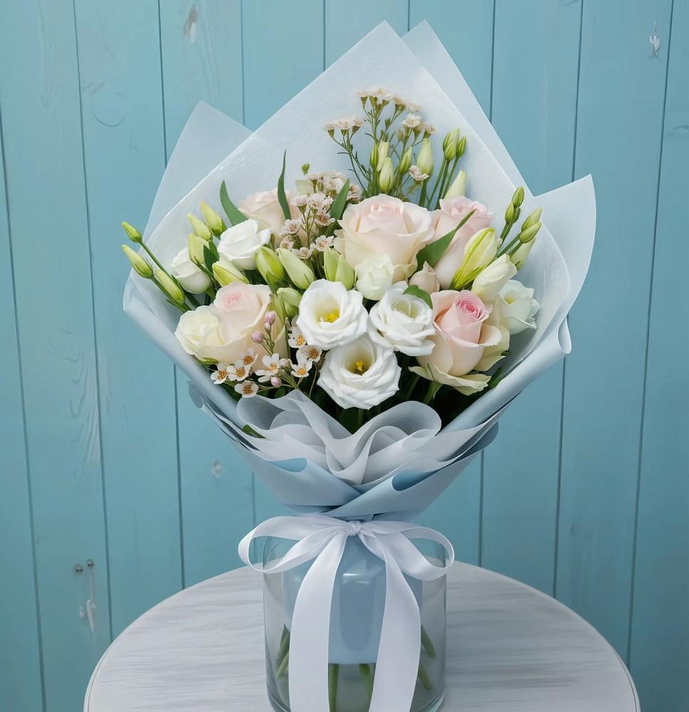 Букет цветов из: Розы и Лизиантусы в Козуль