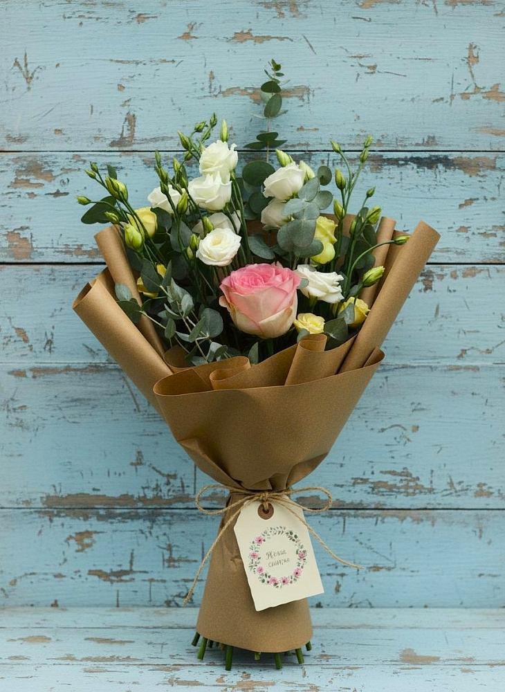 Букет цветов из: Розы и Лизиантусы в Козуль