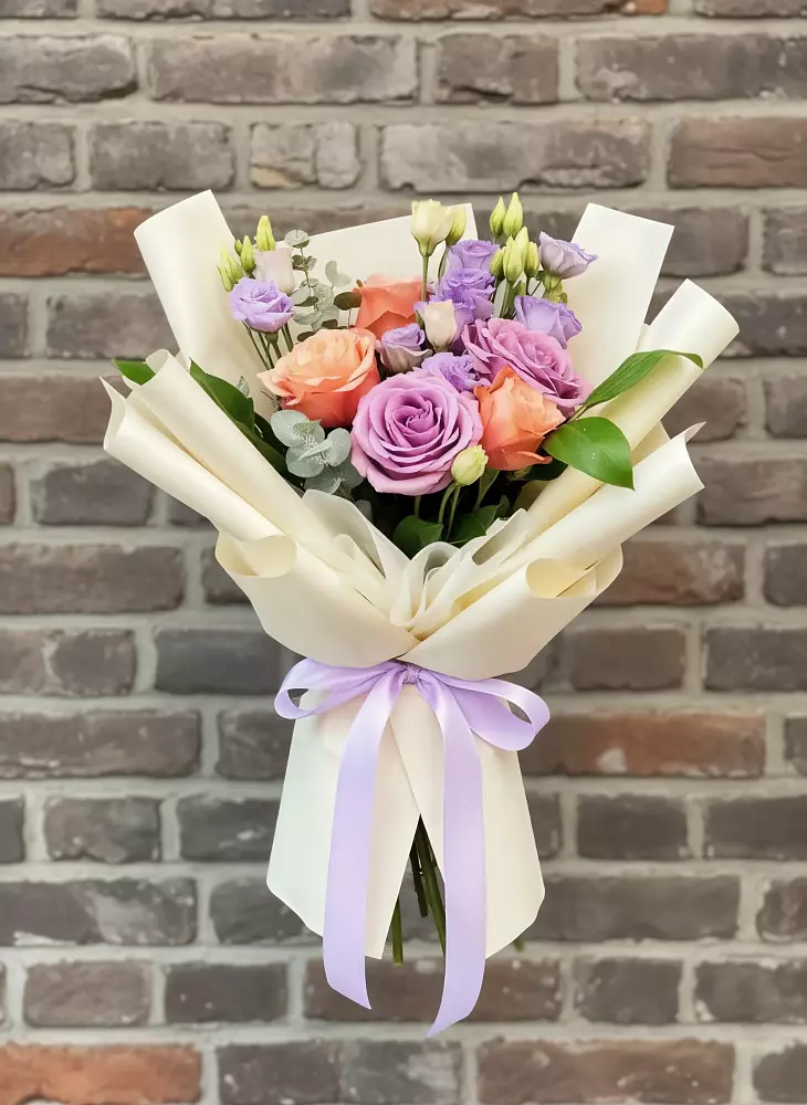 Букет цветов из: Лизиантусы и Розы в Козуль