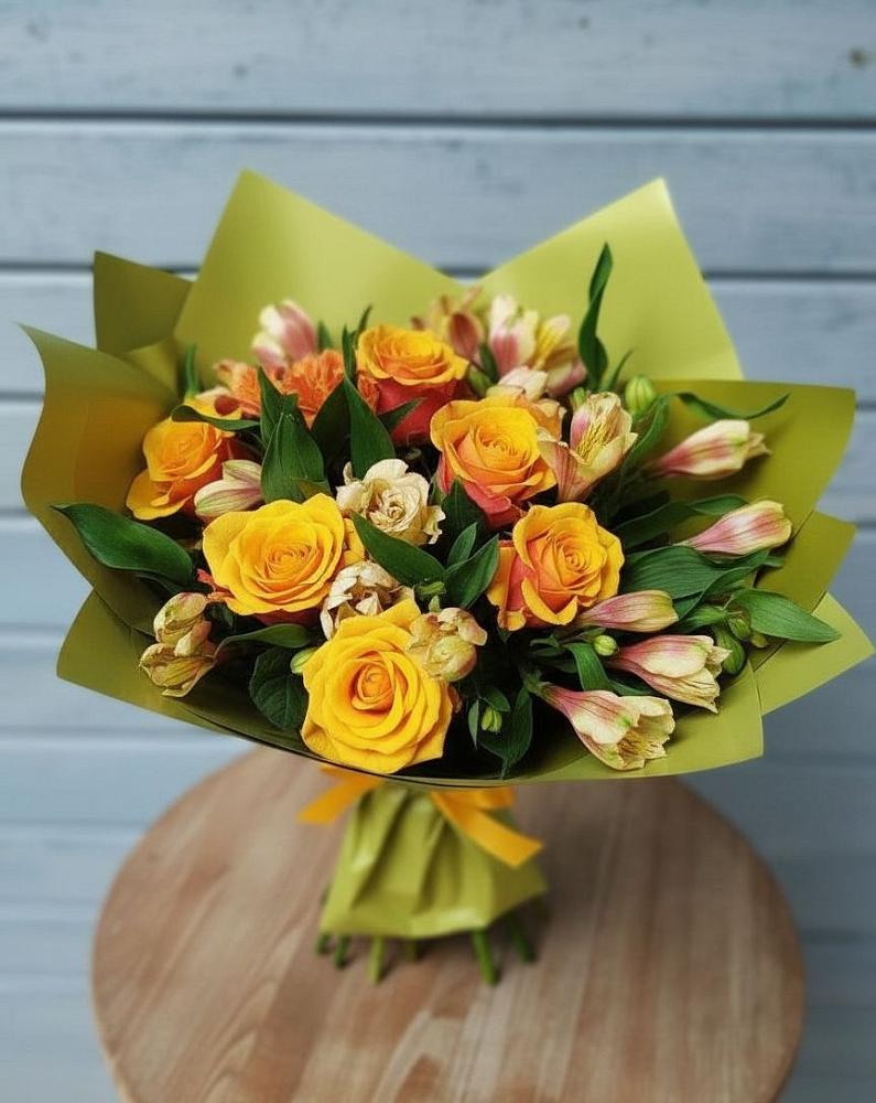 Букет цветов из: Альстромерии и Розы в Козуль