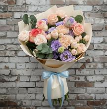 Букет цветов из:  Розы, Лизиантусы и Гвоздики в Козуль