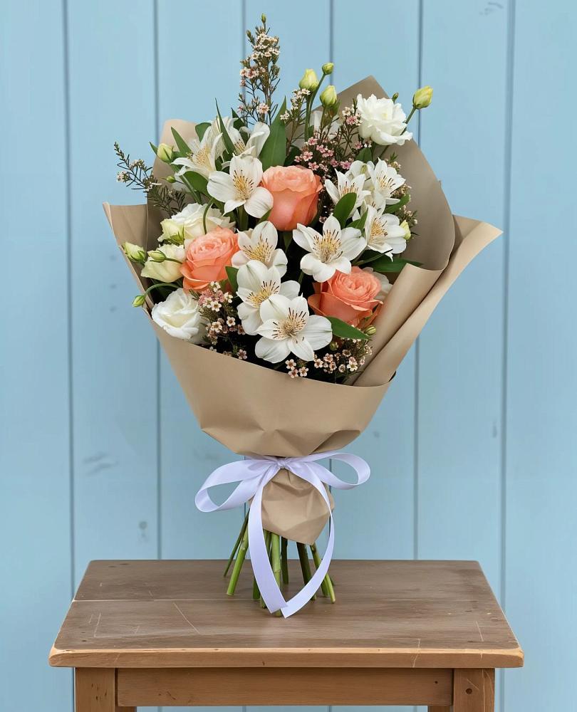 Букет цветов из: Альстромерии, Лизиантусы, Розы и Хризантемы в Козуль